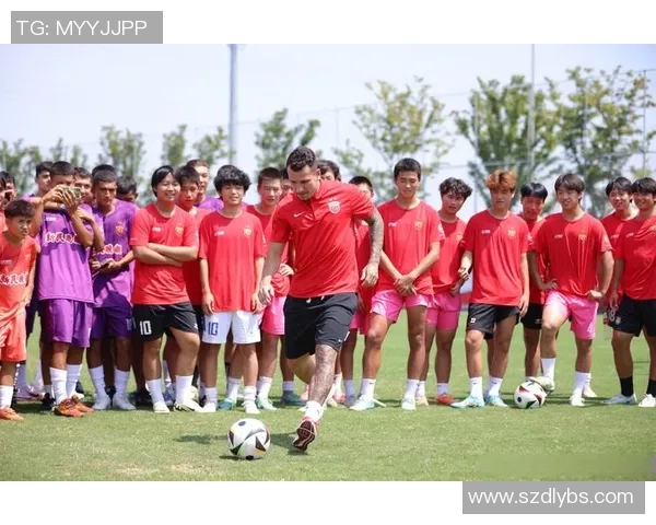 足球球星为何偏爱穿白袜背后隐藏的时尚与实用性秘密解析