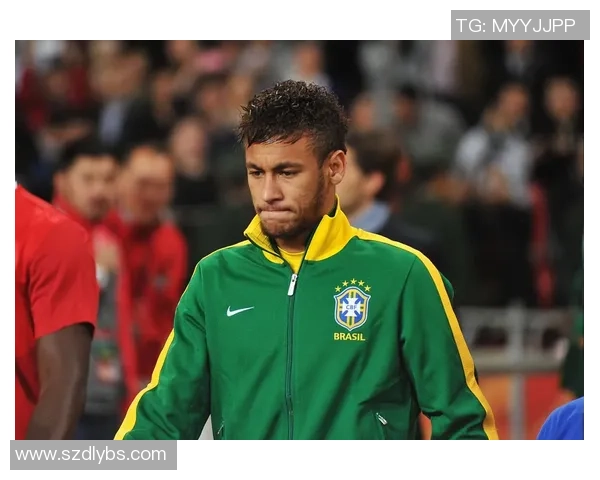 足球球星独特发型两条杠设计分析与时尚潮流趋势解读